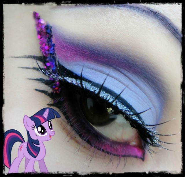 maquillage-Halloween-petit-poney-fard-violet-bleu-mascara