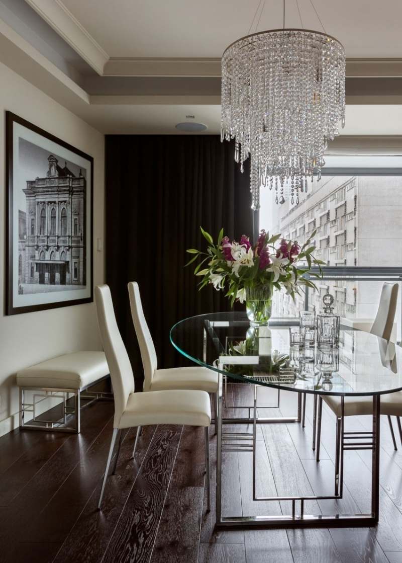 meubles-salle-à-manger-suspension-cristal-table-plateau-verre-chaises-ottoman