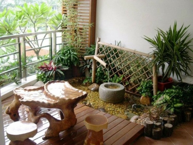 mini-bassin-balcon-fontaine-palmiers-plantes-deco