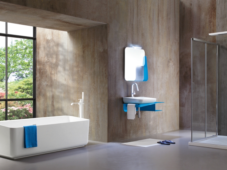 miroir-salle-bain-blanc-bleu-baignoire-cabine-douche-design-Arblu