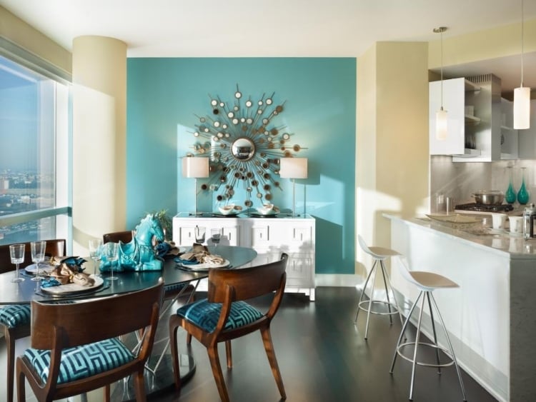 peinture-turquoise-chaises-bois-deco-murale-miroir-tabouret-bar-cuisine-table-ovale