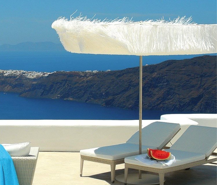 protection-solaire-terrasse-parasol-chaise-longue