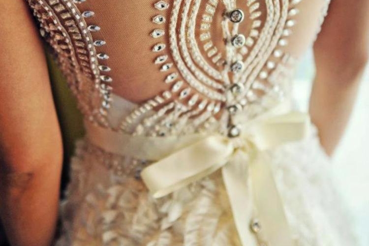 Robe de mariée dos nu, semi-nu et en dentelle – 70 designs