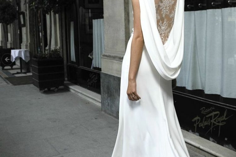 Robe de mariée dos nu, semi-nu et en dentelle – 70 designs