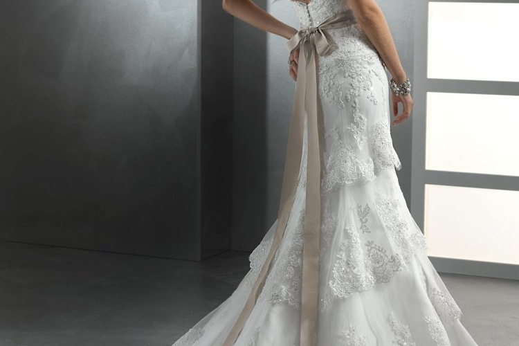 Robe de mariée dos nu, semi-nu et en dentelle – 70 designs