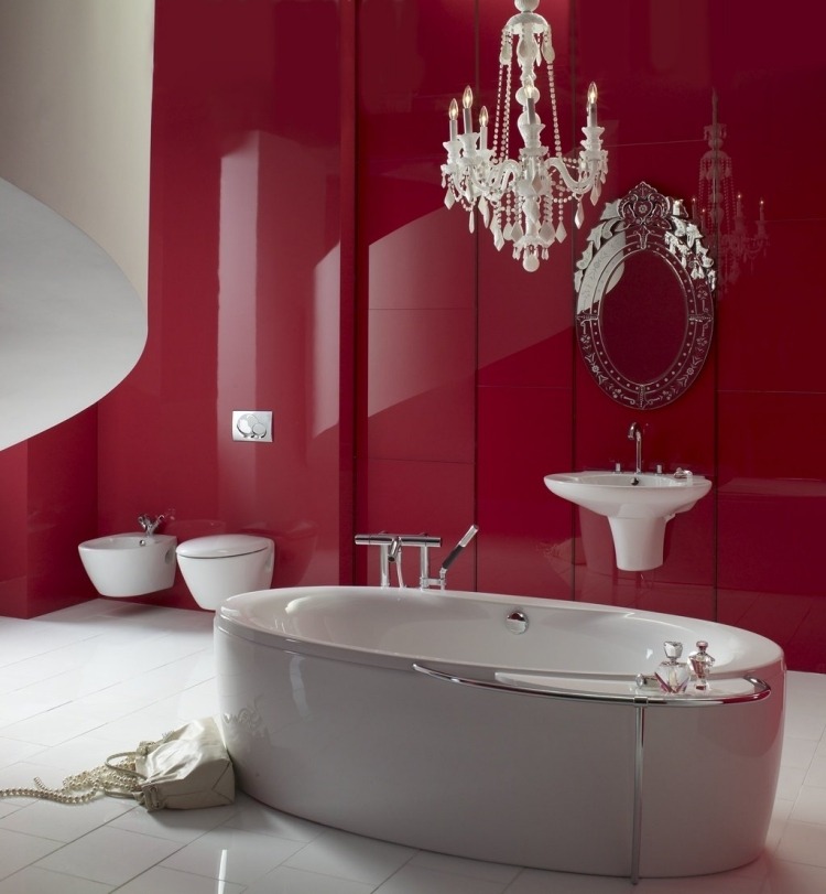 salle-bains-néo-baroque-panneaux-muraux-laqués-bordeaux