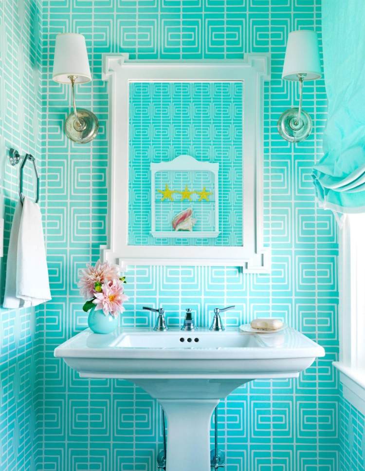 salles-bains-bleue-blanche-appliques-murales-déco-vintage
