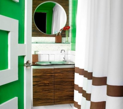 salles de bains originales en couleurs audacieuses- idée Brian Patrick Flynn