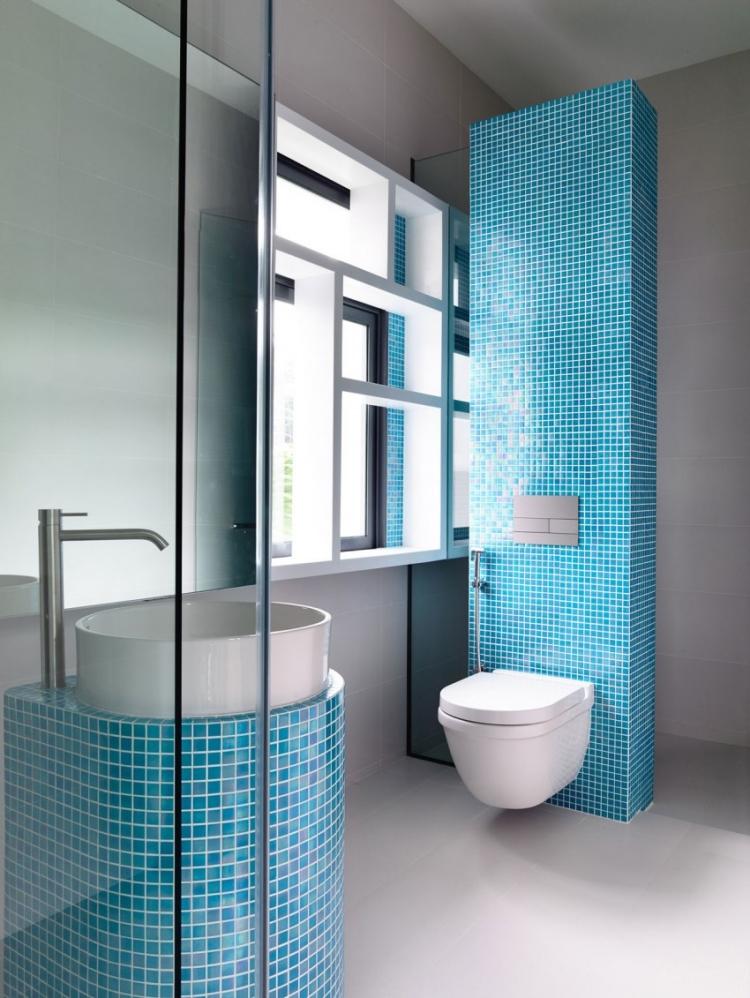 salles-bains-toilettes-design-mosaique-bleue