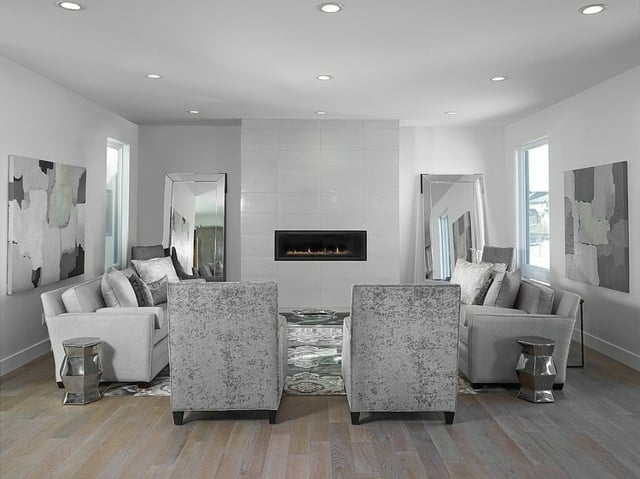salon-blanc-plancher-meubles-décoration-intérieur-gris-clair