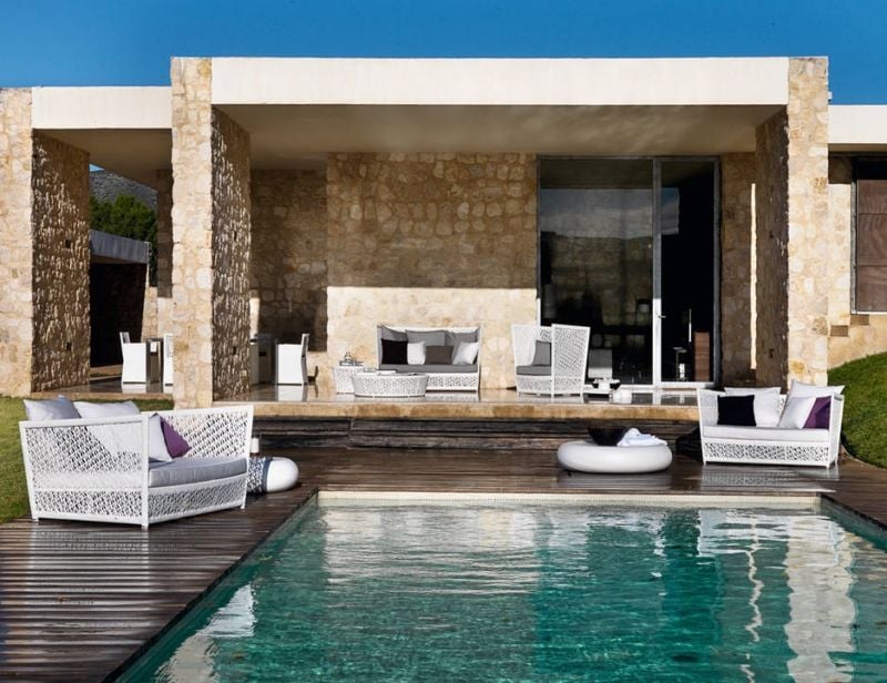salon-jardin-tressé-Tunis-ensemble-meubles-rotin-blanc-terrase-piscine salon de jardin tressé