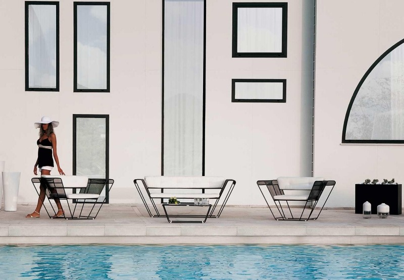 salon-jardin-tressé-float-moderne-canapé-fauteuils-noir-blanc salon de jardin tressé