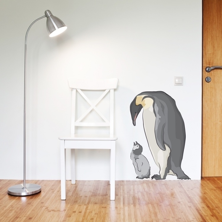 sticker-mural-chambre-bebe--deco-murale-pingouin-lampe-sol-parquet-flottant