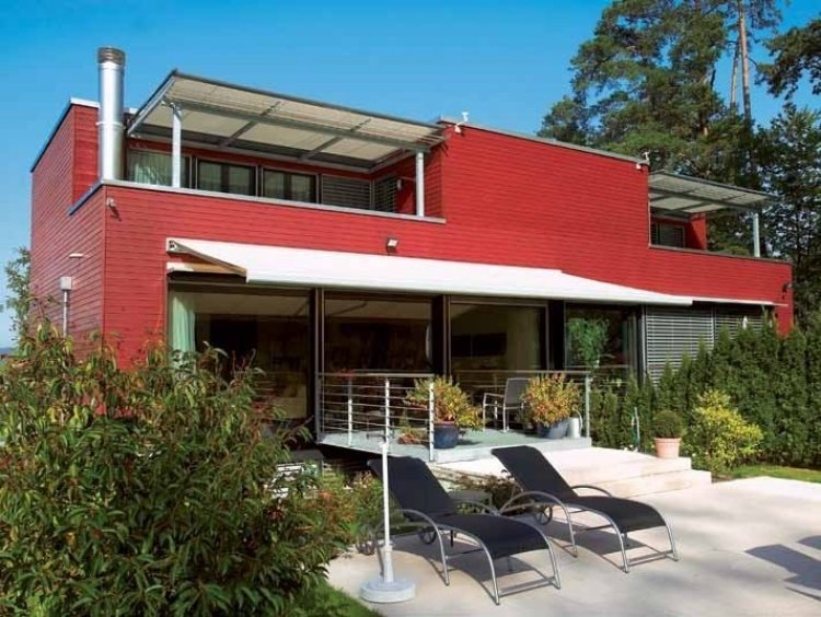 stores-bannes-g4000-coffre-maison-façade-rouge-terrasse