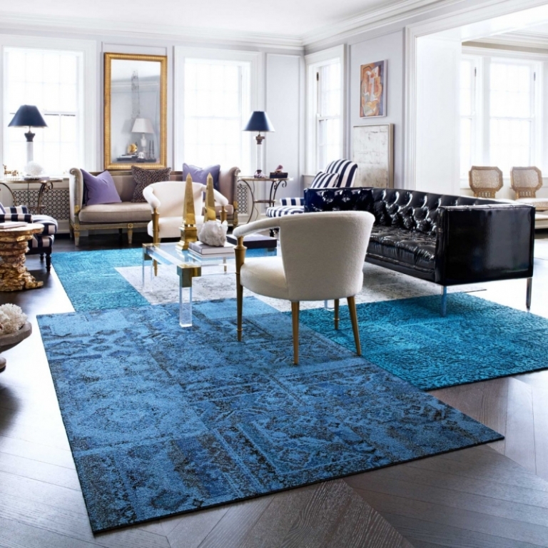 tapis-patchwork bleu gris canapé cuir capitonné salon