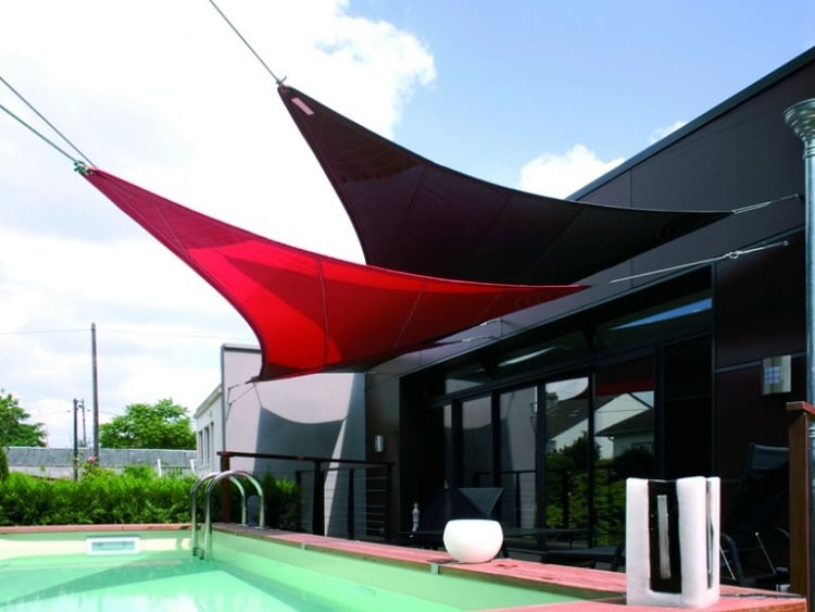 voile-d'ombrage-couleur-rouge-noir-piscine