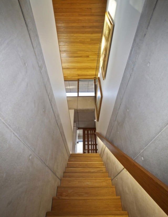 еscalier design bois murs béton-Angophora-House