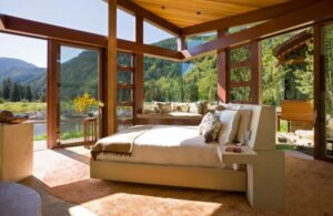 aménagement-chambre-grand-lit-coussins