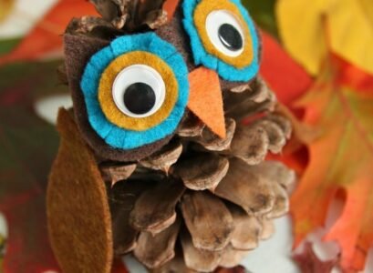 bricolage-enfants-hiboux-cone-pin-feuilles-automnes