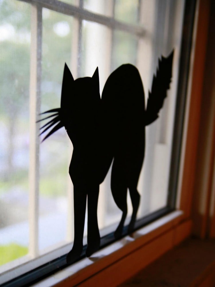 bricolage-facile-déco-fenêtre--silouette-chat-noir