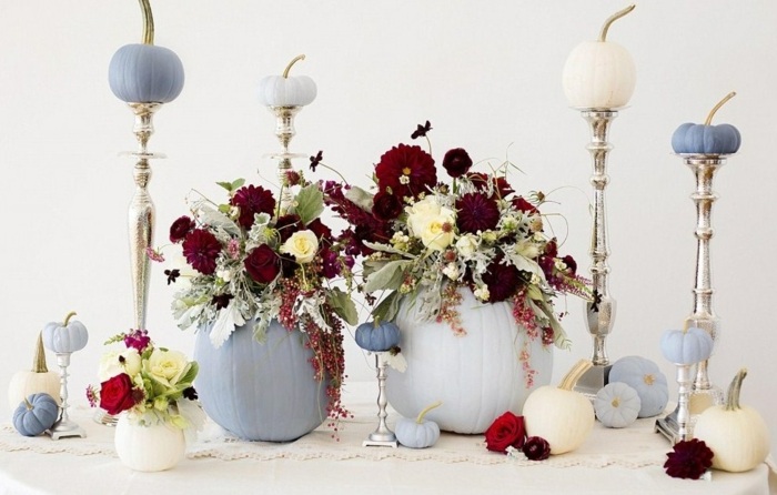 compositions-florales-vases-citrouilles-peintes-bleu-gris-blanc
