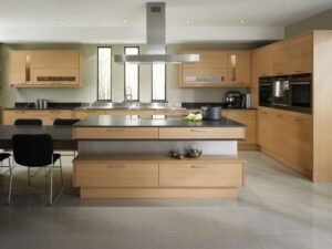 cuisine-moderne-bois-chêne-hottte-aspirante-ilot-central