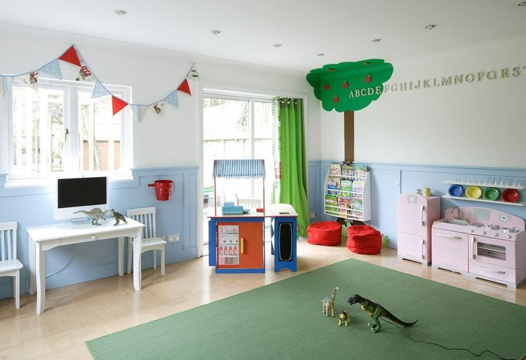 Stickers arbre dans la chambre bébé et enfant en 28 idées