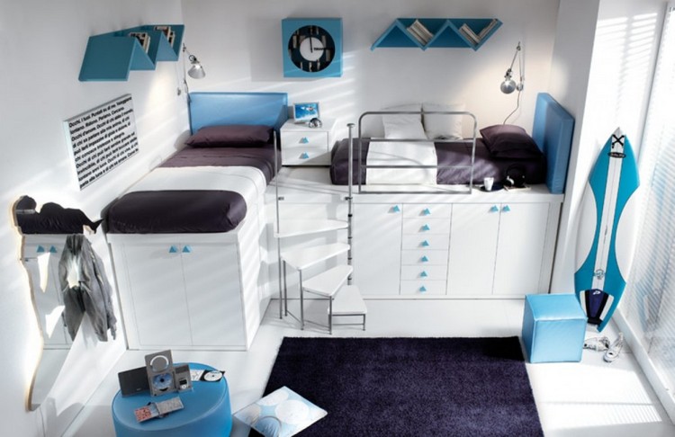 deco-chambre-enfant-theme-surf-lit-mezzanine-echelle-suspension-peinture-murale-blanche
