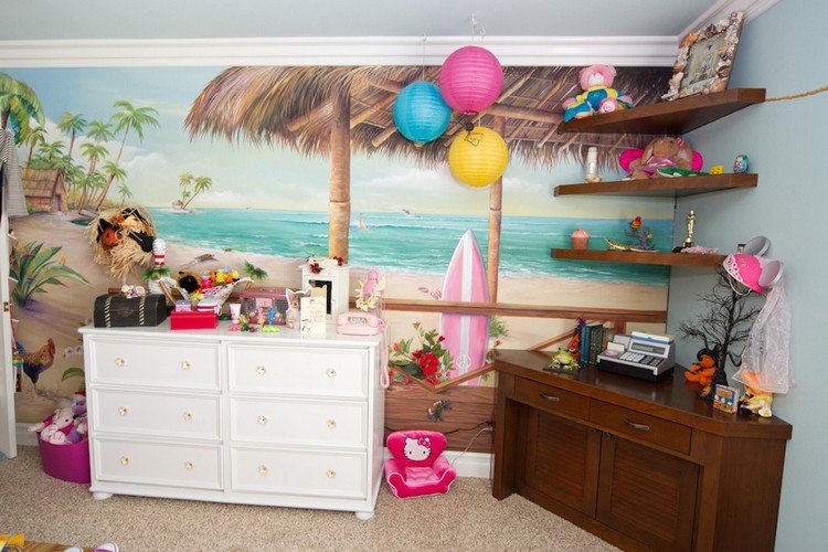 deco-chambre-enfant-theme-surf-papier-peint-etageres-bois-armoire-rangement