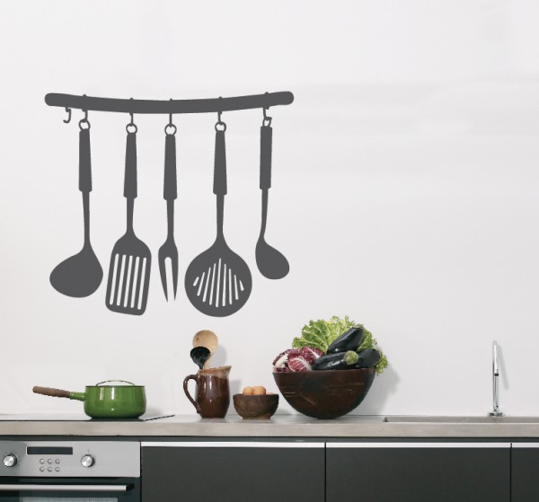 deco-murale-cuisine-stickers-silhouettes-ustensiles-armoires-noires déco murale cuisine