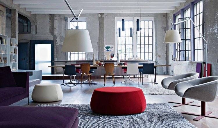 deco-vintage-meubles-style-industriel-ottoman-rouge-chaises-suspensions-coin-repas