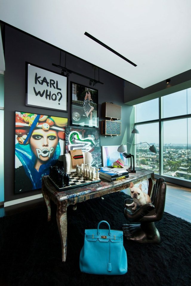 design-mural-bureau-domicile-luxe-table-vintage-peinture-murale-noire-posters