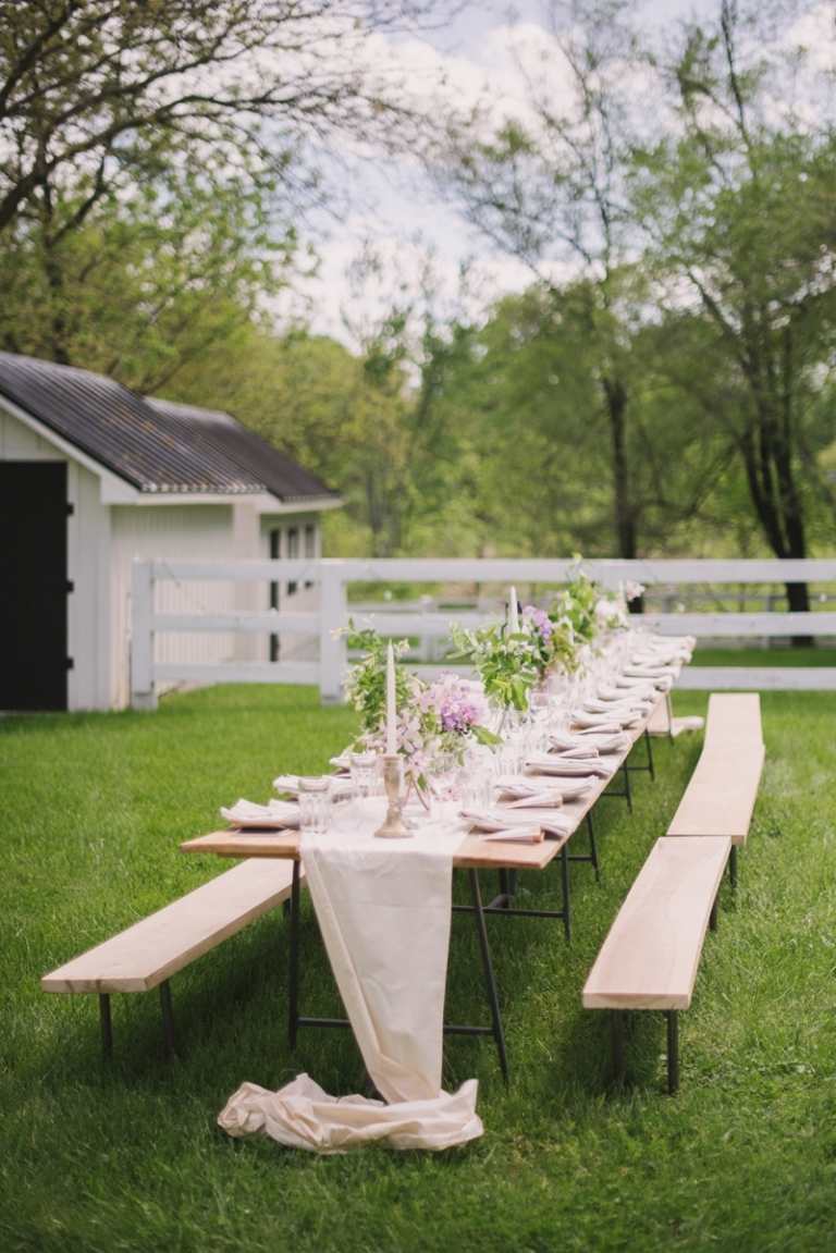 déco-garden-party champêtre chic table bancs bois