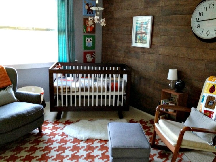 déco-murale-chambre-bébé-bois-fauteuil-chaise-tapis-lampe-poser