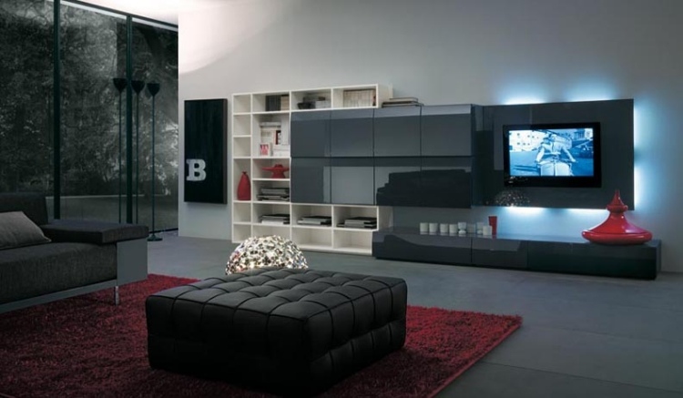 ensemble-mural-tv-led-gris-blanc-meuble-rangement-ottoman-gris-tapis-bordeaux