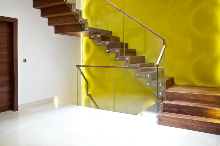 escalier en bois moderne panneau-mural-lumineux-caca-oie