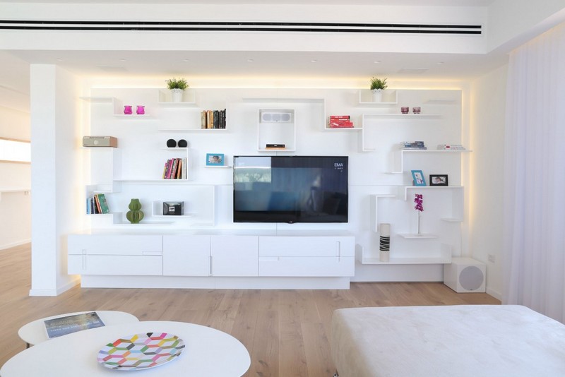 interieur-minimaliste-salon-meuble-rangement-blanc-led-étagères-objets-déco intérieur minimaliste