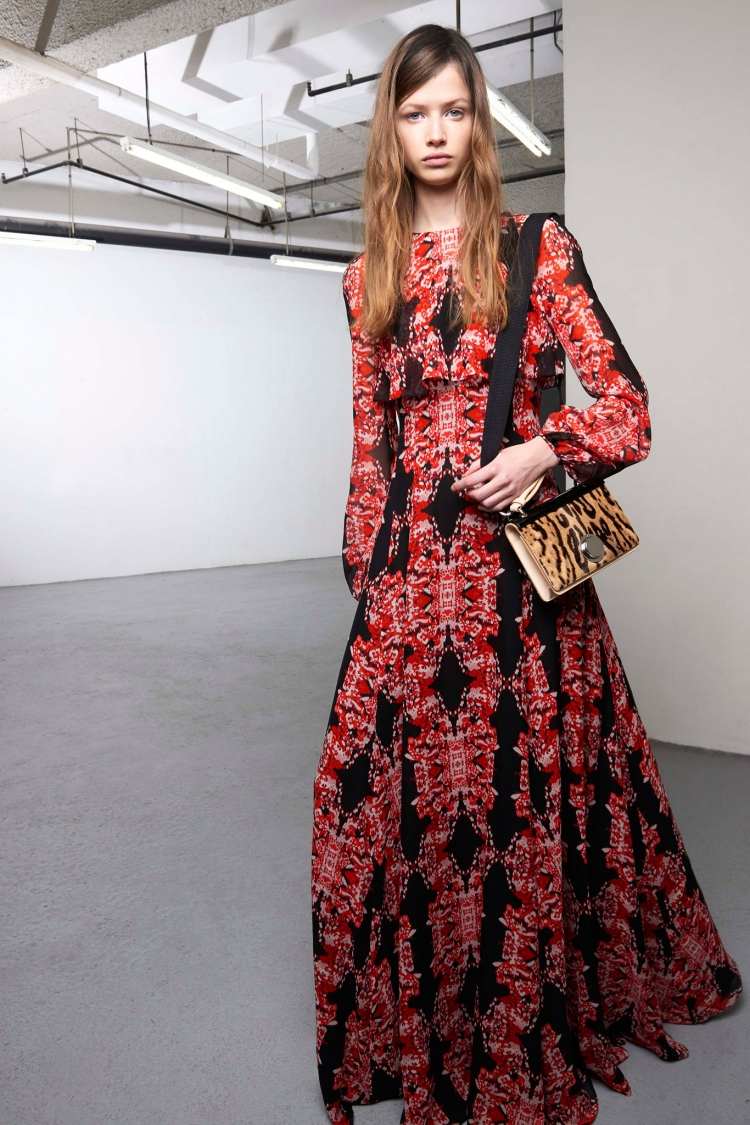 mode-hippie-chic-robe-noir-rouge-sac-bandoulière-motif-léopard mode hippie chic