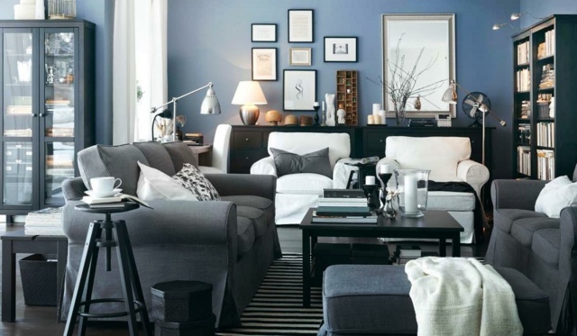 peinture-bleue-bleu-gris-fauteuils-gris-rembourrées-blancs peinture bleue