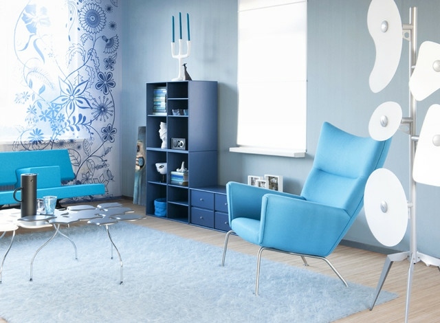 peinture-bleue-bleu-gris-meuble-rangement-bleu-foncé-fateuils-bleu-clair peinture bleue