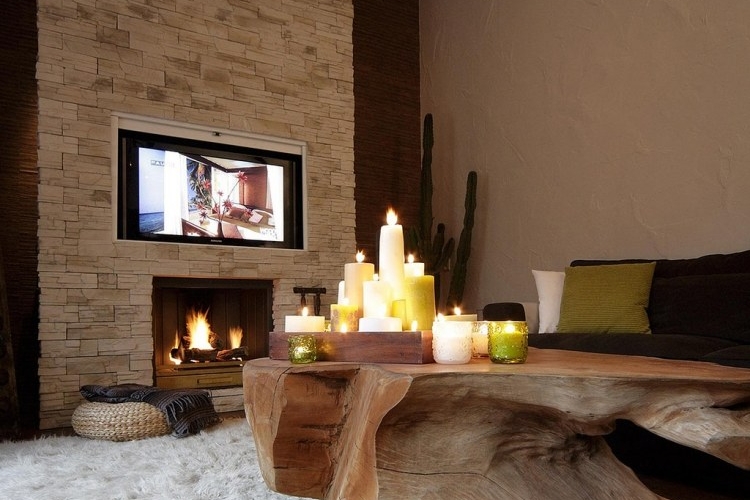 revetement-mural-pierre-Colorado-Sahara-creme-table-bois-bougie-deco-interieure
