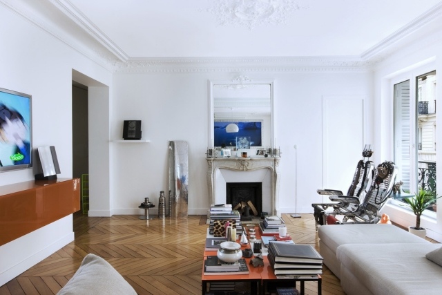 salon-design-parquet-canapé-méridienne-meuble-tv-mural-cheminée-blanche