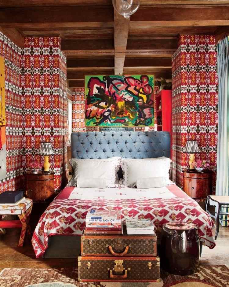 style-hippie-chic-salon-chambre-coucher-papier-peint-rouge-motifs-couverture-blanc-rouge