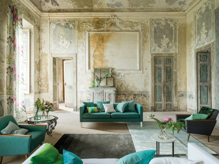 style-vintage-meubles-canape-droit-turquoise-coussins-fauteuil