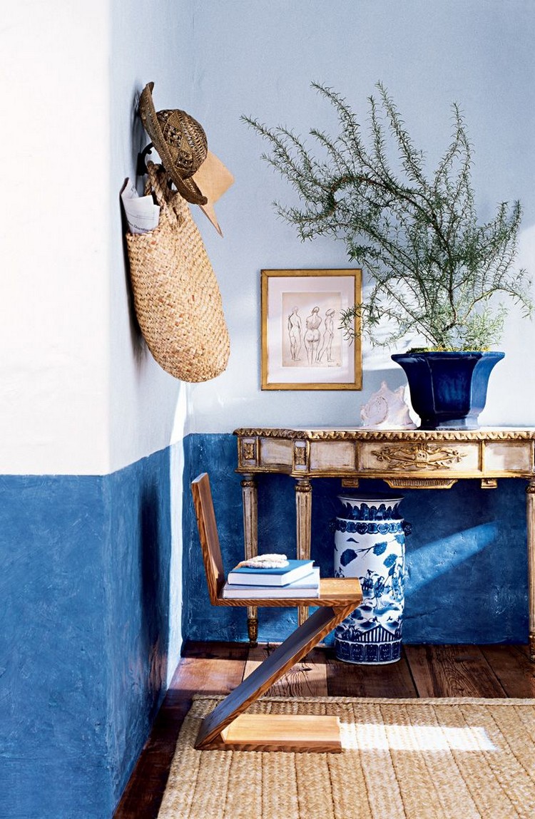 technique-peinture-méditerranéenne-bleu-cobalt-table-appoint-vintage-bois-pot-fleur-bleu technique de peinture