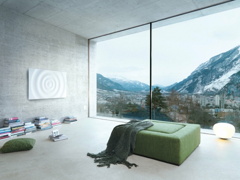 tendances-design-interieur-écran-plasma-murs-plafond-béton-fenêtre-panoramique-montagne design d’intérieur