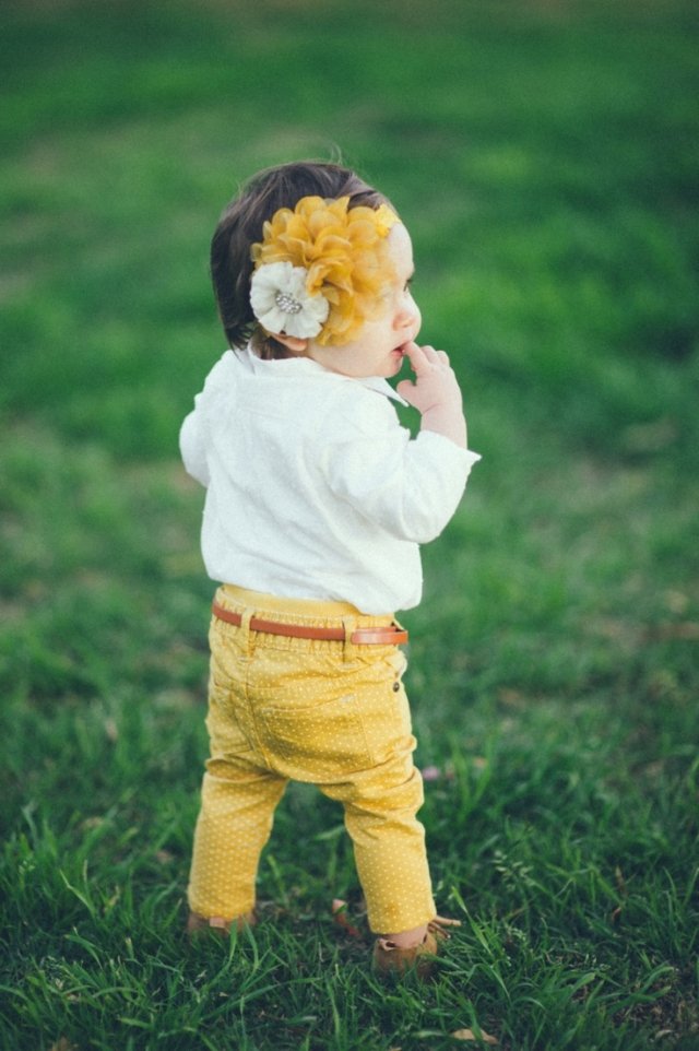 vêtements-bébé-fille-fashion-pantalon-jaune-fleur-assortie