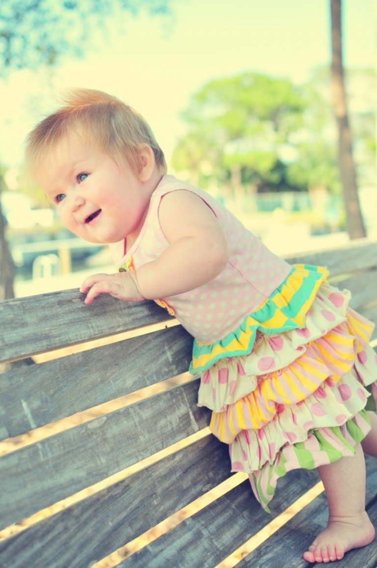 vêtements-bébé-fille-robe-froufous-couleurs-motifs-variés
