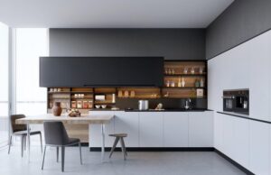 amenagement-cuisine-armoires-rangement-blanches-chaises-tabouret-dosseret-bois