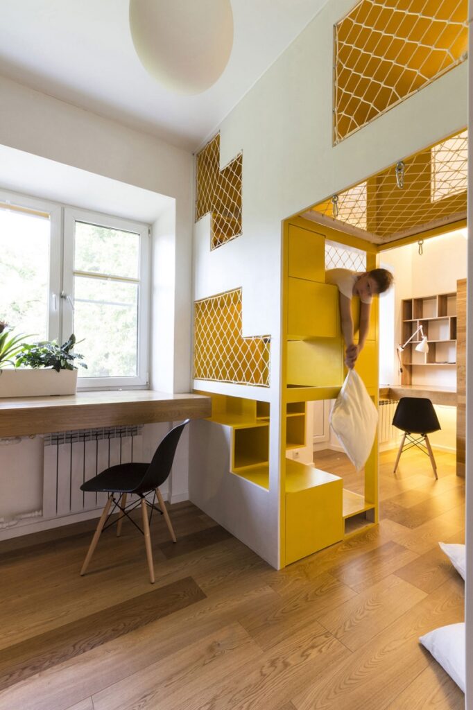 amenagement-interieur-bureau-chambre-enfant-chaise-vintage-coin-jeux